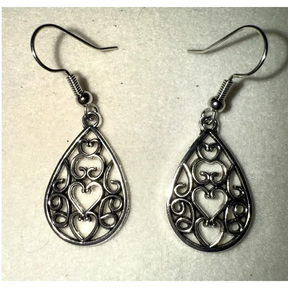 NWT Silvertone Dangle Teardrop Earrings With Heart Pattern